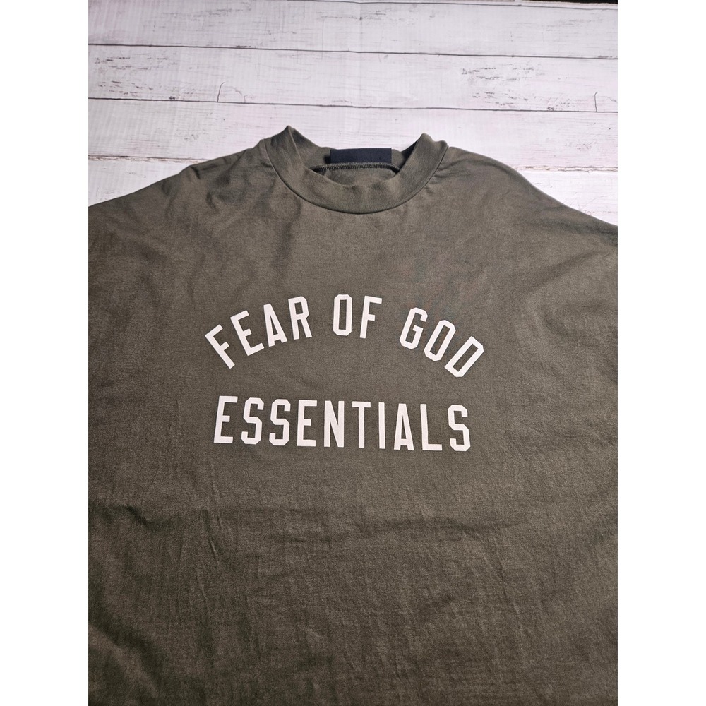 Fear of God Essentials Tee Size M Authentic Verified Minimalist Streetwear Olive